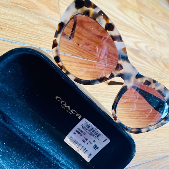 Stylish COACH SUNGLASSES! Cat Eye, tortoise shell. - Picture 2 of 9
